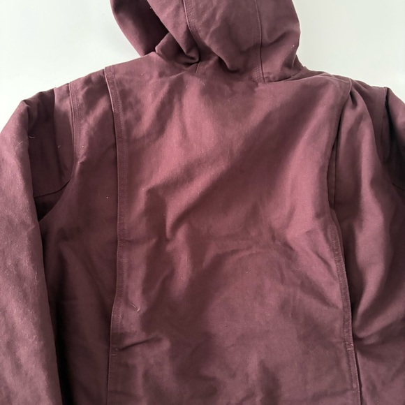 Carhartt Women’s Loose Fit Washed Hooded Duck Jacket in BlackBerry Purple - Picture 10 of 16